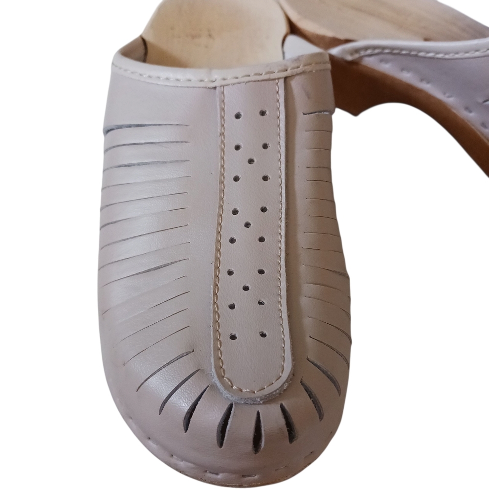 Clogs - Picture 7 of 7